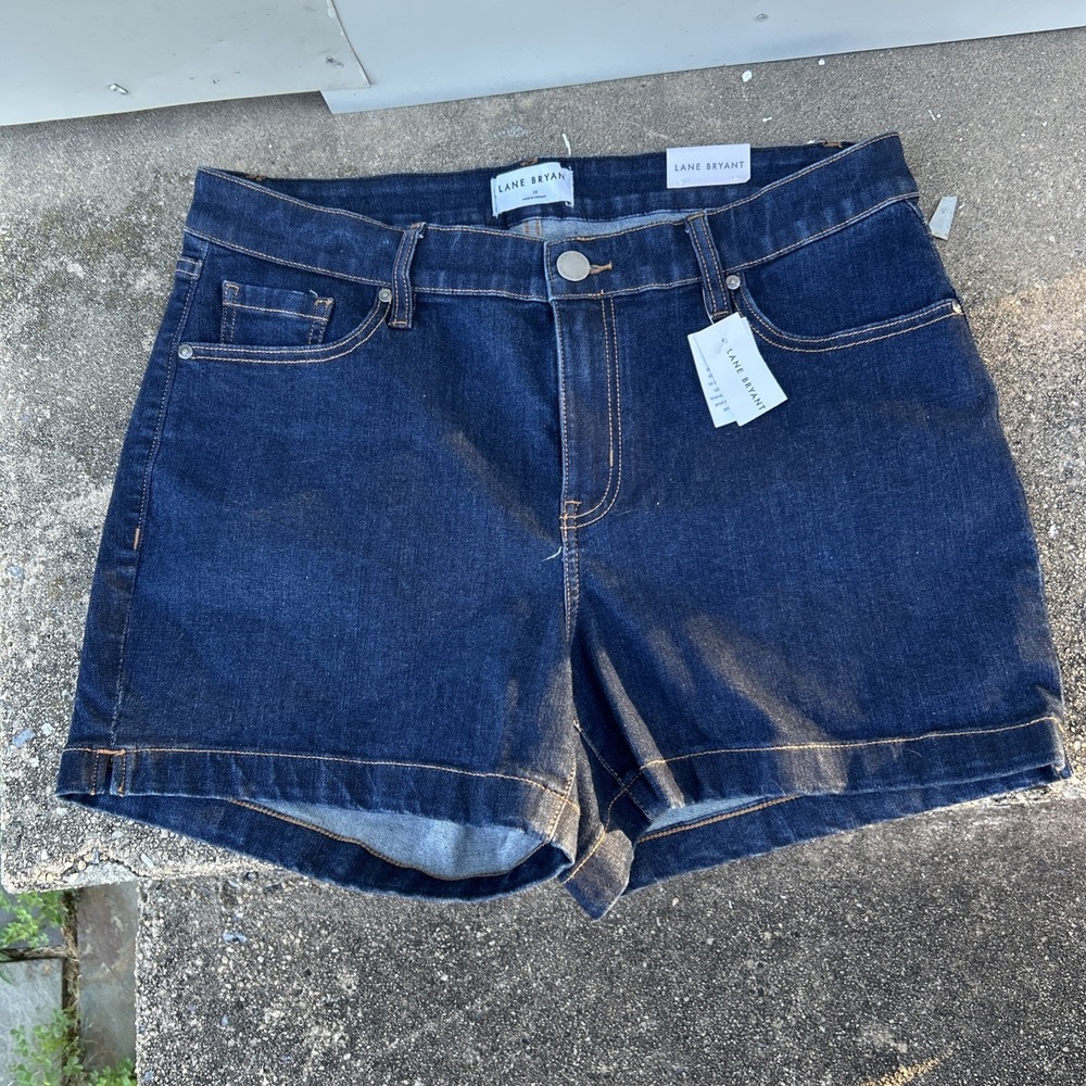 Lane Bryant Signature Fit Midi Shorts Mid Rise  Flex Waist Blue Denim Size 16